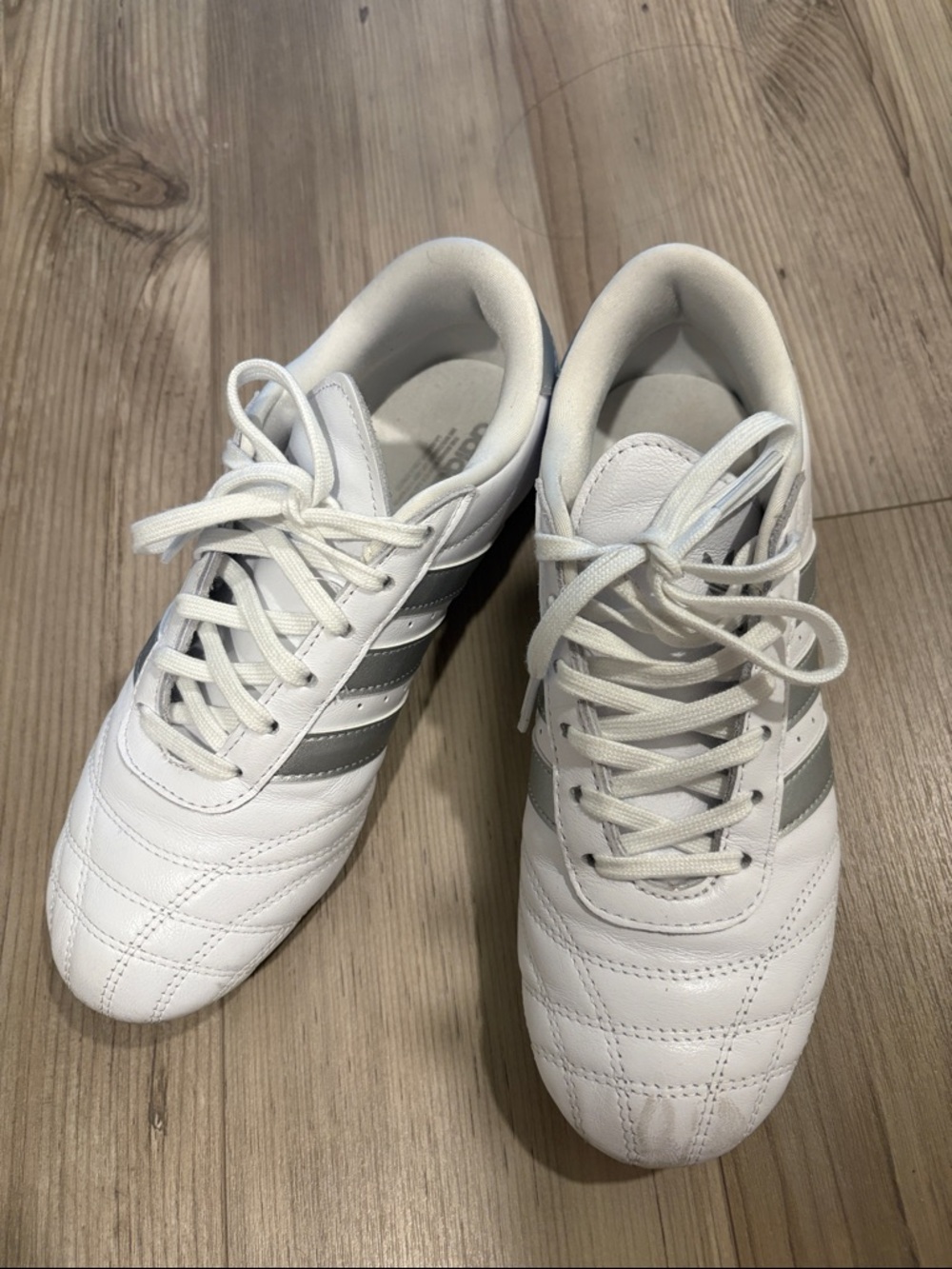 Men's White Athletic Sneakers with Silver Stripes